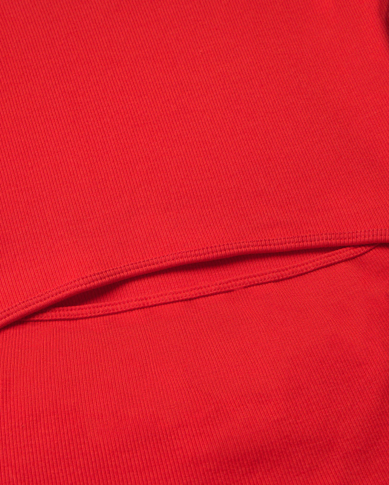 Top rojo Faye sostenible-silueta-4