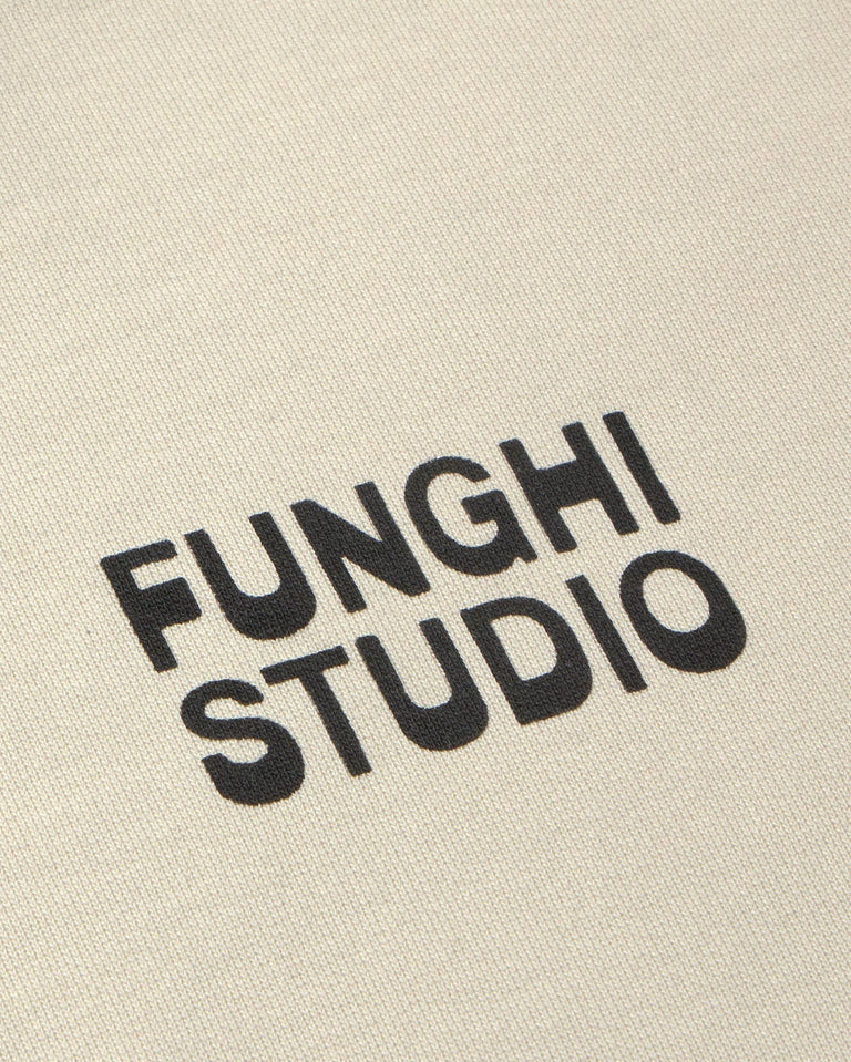 Sudadera blanca funghi Leon sostenible-silueta-3