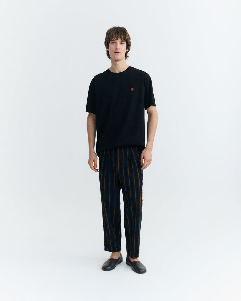 Camiseta negra sol espalda rojo Aaron sostenible - 3