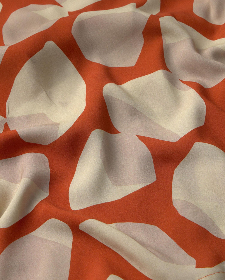 Blusa multicolor leaf light Libelula sostenible-silueta-2