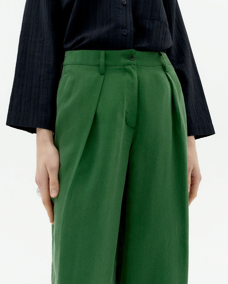 Pantalón verde cupro Cirila sostenible-3