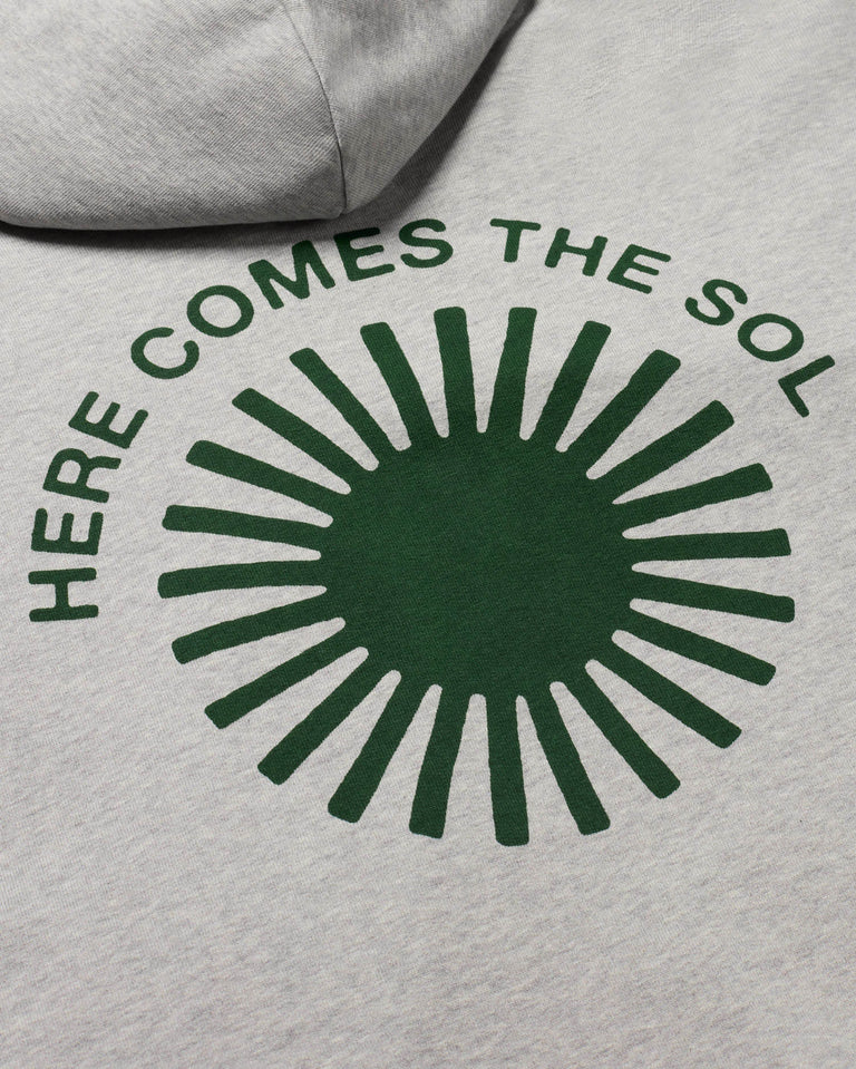 Sudadera gris con capucha retro sol Valeria sostenible - silueta 3