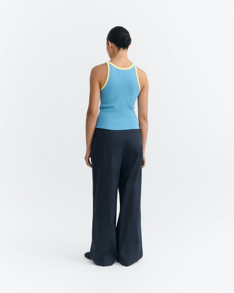 Top halter azul contraste amarillo Harriet sostenible - 4