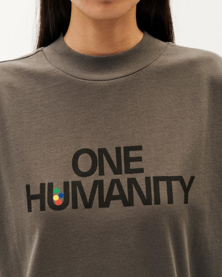 Camiseta gris One humanity Volta sostenible-3