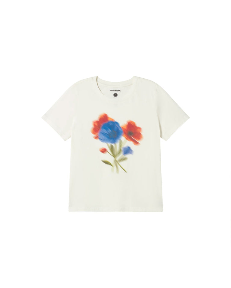 Camiseta blanca blurry flower Ida sostenible-silueta-1