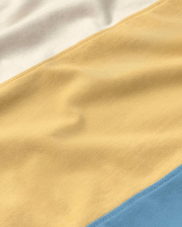 Camiseta slim rayas amarilla y azul Zura sostenible silueta - 2