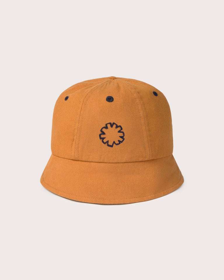 Gorro bucket naranja Norfeu sostenible silueta - 1